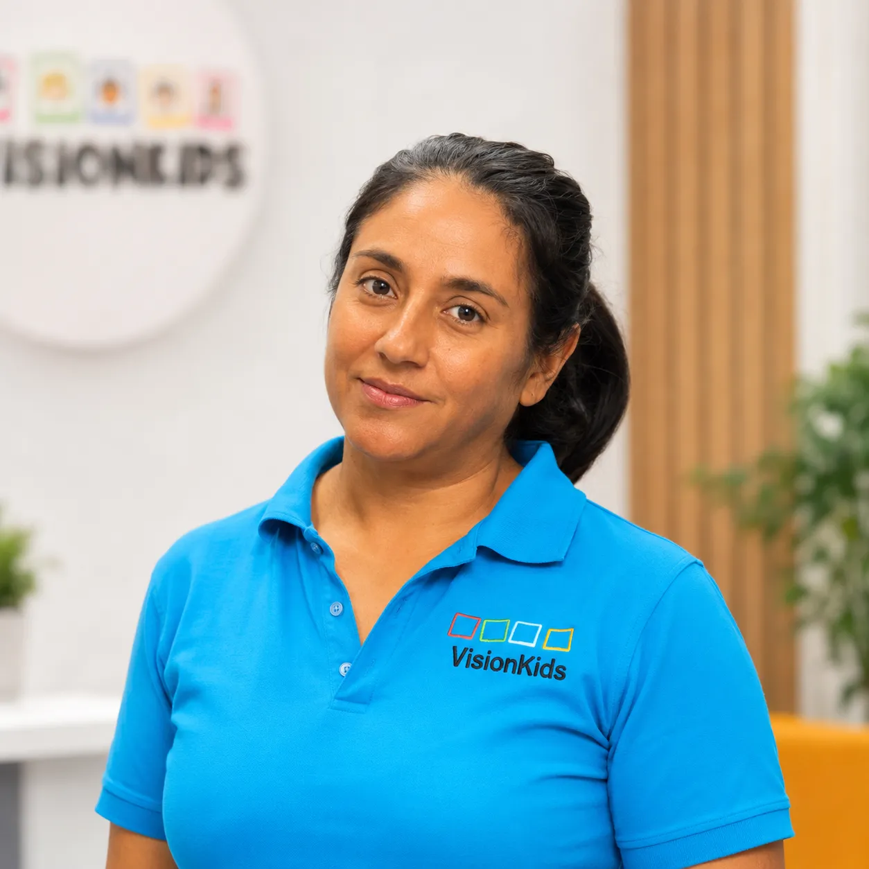 Retrato de Teacher Hilda, integrante del equipo VisionKids
