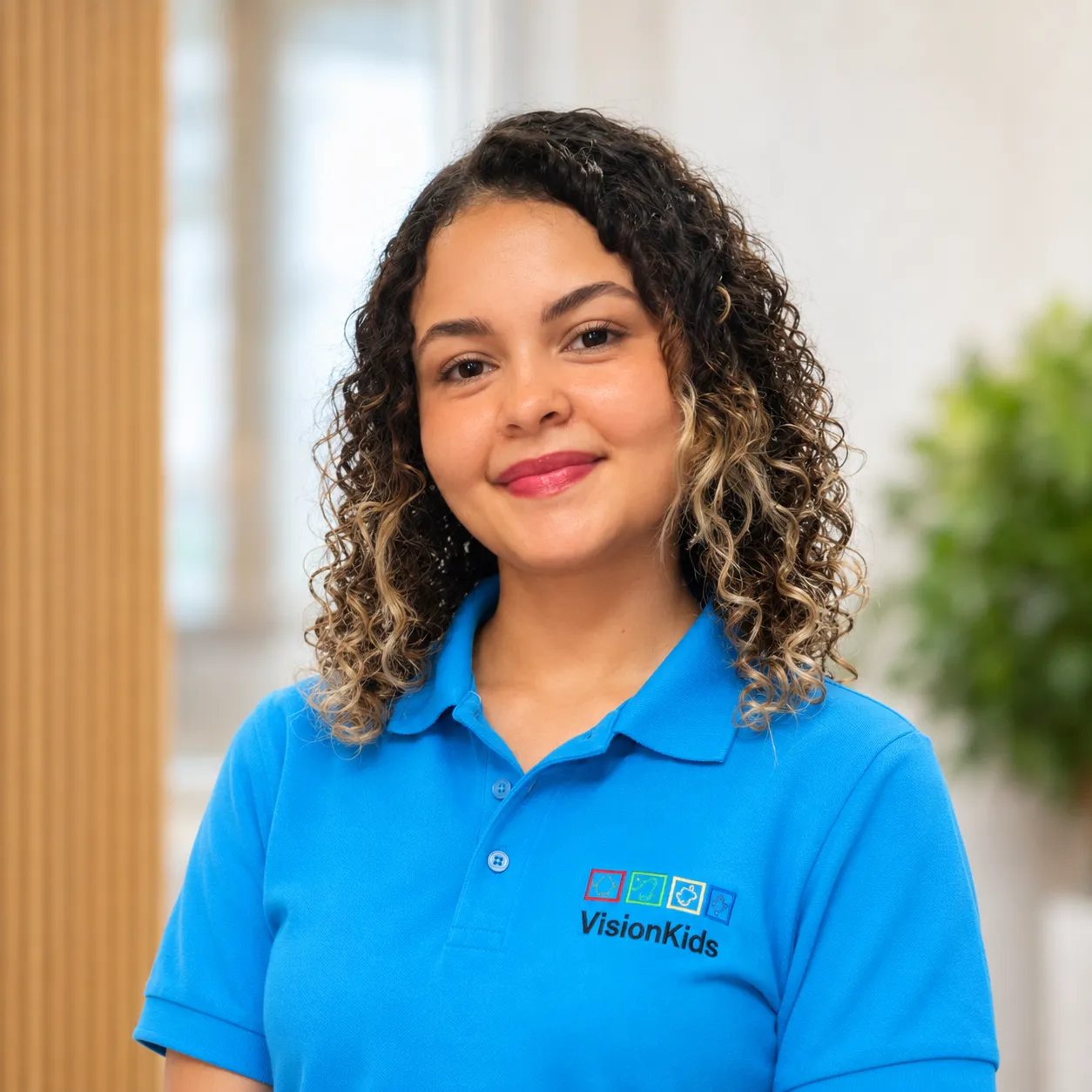 Retrato de Teacher Jenifer, integrante del equipo VisionKids